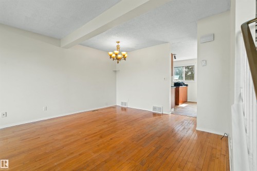 8313 156 Avenue Nw, Edmonton, AB 