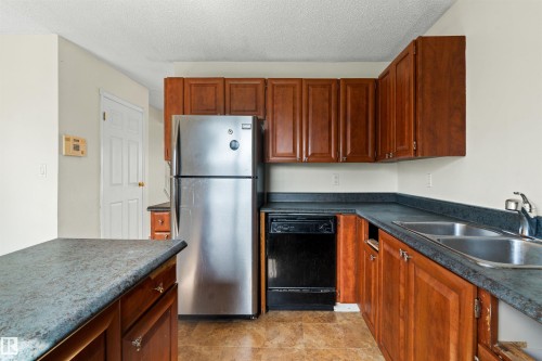 8313 156 Avenue Nw, Edmonton, AB 