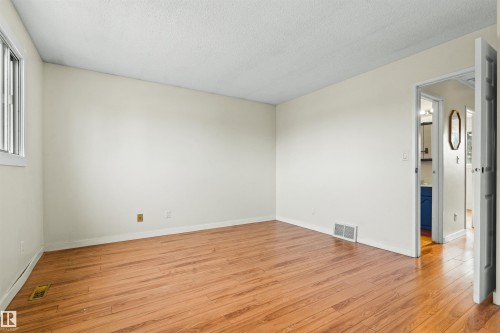 8313 156 Avenue Nw, Edmonton, AB 