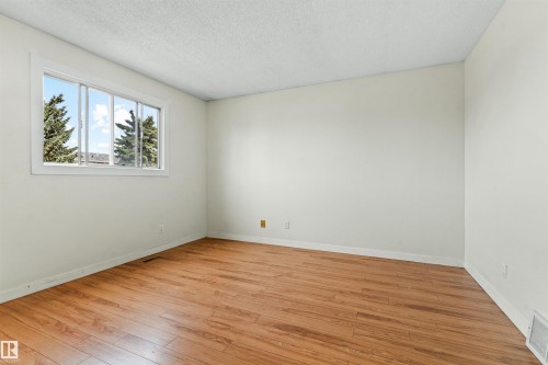 8313 156 Avenue Nw, Edmonton, AB 