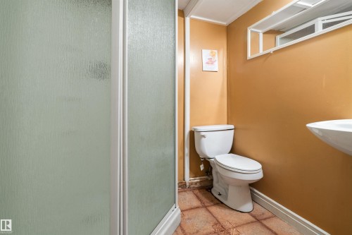 8313 156 Avenue Nw, Edmonton, AB 