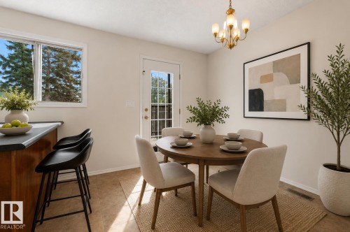8313 156 Avenue Nw, Edmonton, AB 
