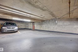 Located on P2. Only one neighbouring car, giving you extra loading room on the side! - 