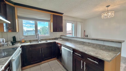 4928 31 Avenue Nw, Edmonton, AB 