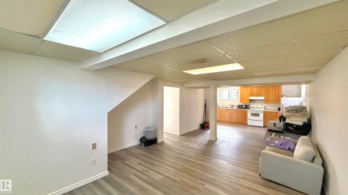 4928 31 Avenue Nw, Edmonton, AB 