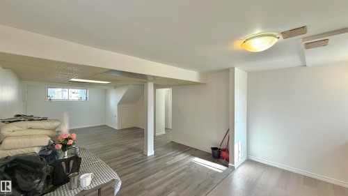 4928 31 Avenue Nw, Edmonton, AB 