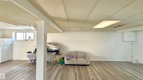 4928 31 Avenue Nw, Edmonton, AB 