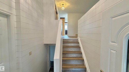 4928 31 Avenue Nw, Edmonton, AB 