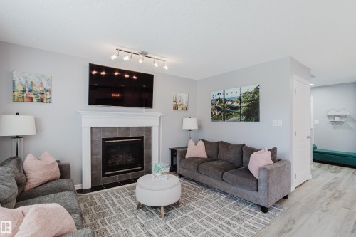 8307 6 Avenue Sw, Edmonton, AB 