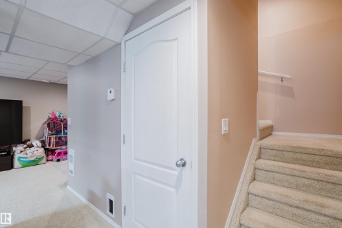 8307 6 Avenue Sw, Edmonton, AB 