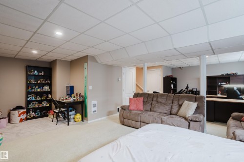 8307 6 Avenue Sw, Edmonton, AB 