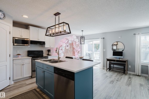 8307 6 Avenue Sw, Edmonton, AB 