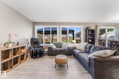 114 Hilldowns Drive, Spruce Grove, AB 