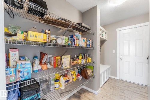 114 Hilldowns Drive, Spruce Grove, AB 
