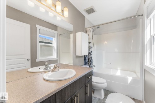 114 Hilldowns Drive, Spruce Grove, AB 