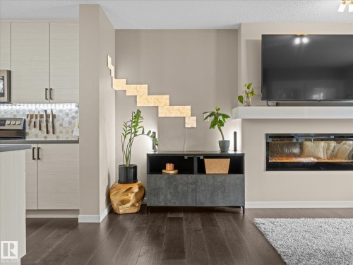 2533 Price Way Sw, Edmonton, AB 