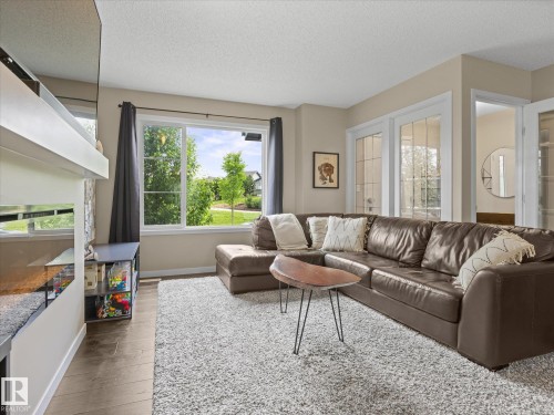 2533 Price Way Sw, Edmonton, AB 