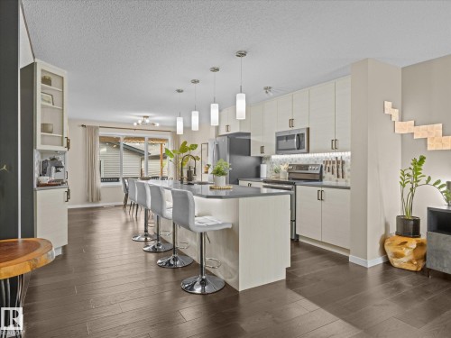 2533 Price Way Sw, Edmonton, AB 