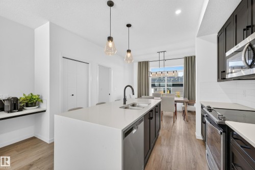5310 22A Avenue Sw, Edmonton, AB 