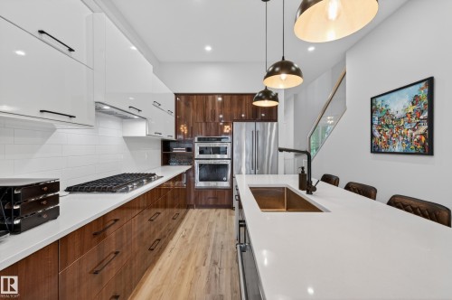 9108 64 Avenue Nw, Edmonton, AB 