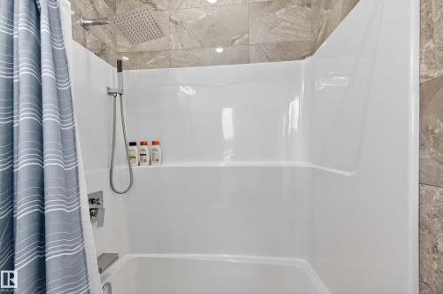 9108 64 Avenue Nw, Edmonton, AB 