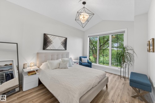 9108 64 Avenue Nw, Edmonton, AB 