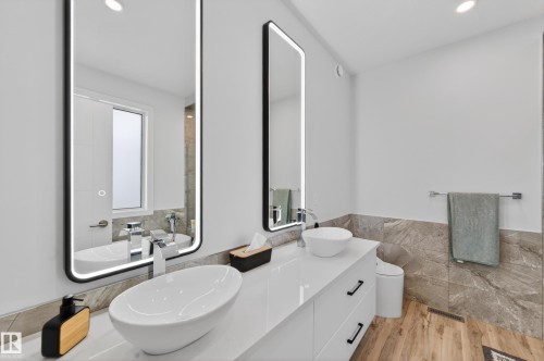 9108 64 Avenue Nw, Edmonton, AB 