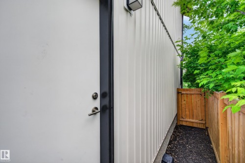 9108 64 Avenue Nw, Edmonton, AB 