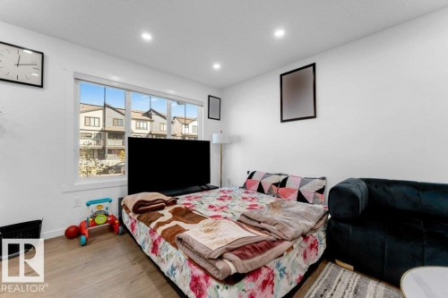1183 Aster Boulevard Nw, Edmonton, AB - Indoor Photo Showing Bedroom