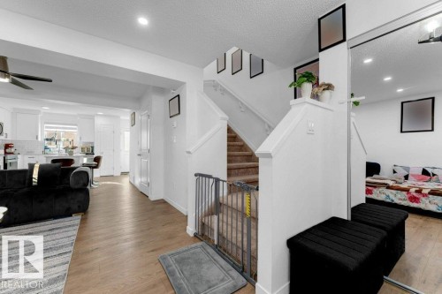 1183 Aster Boulevard Nw, Edmonton, AB - Indoor