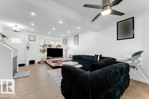 1183 Aster Boulevard Nw, Edmonton, AB - Indoor