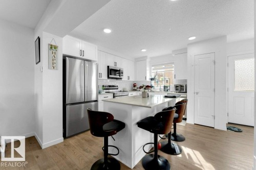 1183 Aster Boulevard Nw, Edmonton, AB - Indoor Photo Showing Kitchen With Upgraded Kitchen