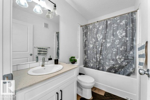 1183 Aster Boulevard Nw, Edmonton, AB - Indoor Photo Showing Bathroom
