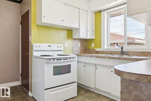 16010 87 Avenue Nw, Edmonton, AB 