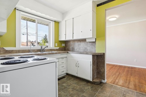 16010 87 Avenue Nw, Edmonton, AB 