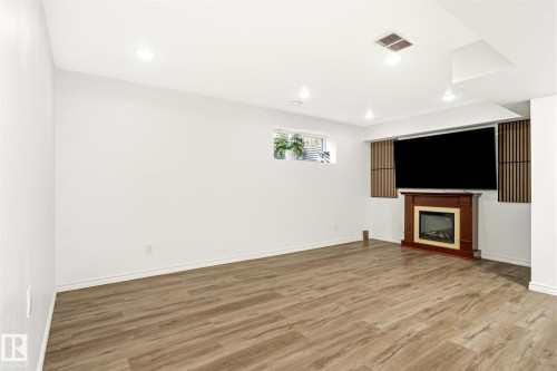 18080 89 Street Nw, Edmonton, AB 