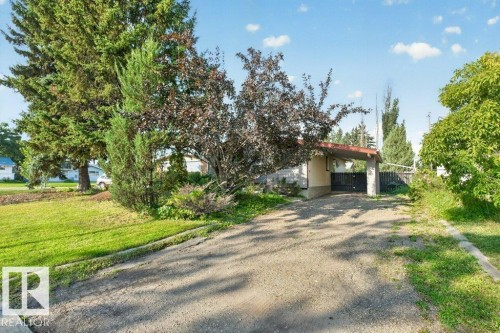 8308 68A Street Nw, Edmonton, AB 