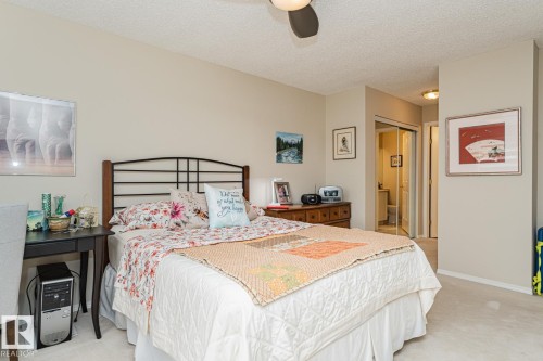 911 Rabbit Hill Road Nw, Edmonton, AB - Indoor Photo Showing Bedroom