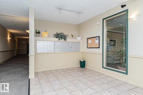 911 Rabbit Hill Road Nw, Edmonton, AB - Indoor Photo Showing Other Room