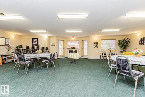911 Rabbit Hill Road Nw, Edmonton, AB - Indoor Photo Showing Dining Room