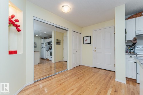 911 Rabbit Hill Road Nw, Edmonton, AB - Indoor Photo Showing Other Room