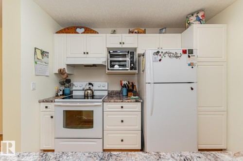 911 Rabbit Hill Road Nw, Edmonton, AB - Indoor Photo Showing Kitchen