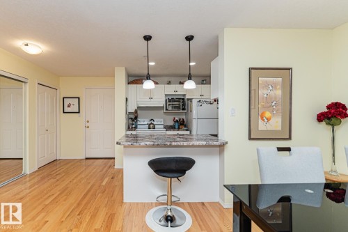 911 Rabbit Hill Road Nw, Edmonton, AB - Indoor Photo Showing Kitchen