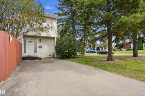 6804 36A Avenue Nw, Edmonton, AB 