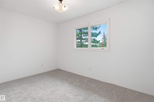 6804 36A Avenue Nw, Edmonton, AB 