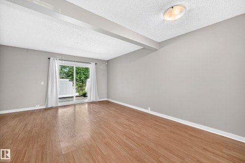 #40 2024 57 St Nw, Edmonton, AB 