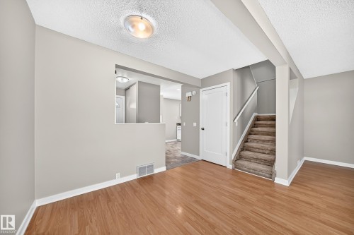 #40 2024 57 St Nw, Edmonton, AB 