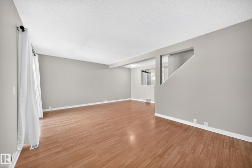 #40 2024 57 St Nw, Edmonton, AB 