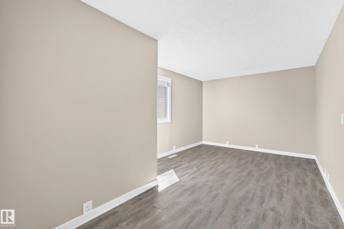 #40 2024 57 St Nw, Edmonton, AB 