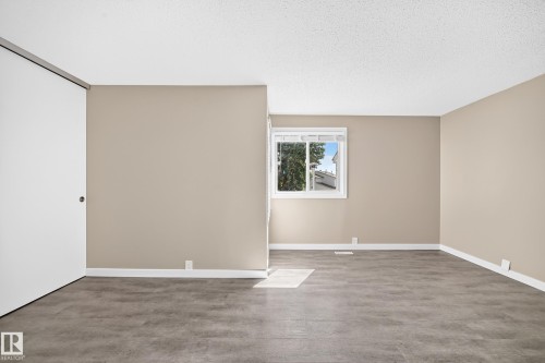 #40 2024 57 St Nw, Edmonton, AB 